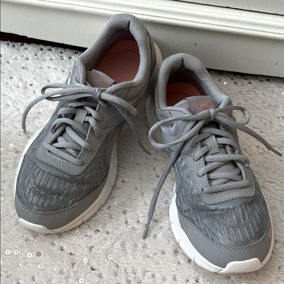 Women’s Ryka Gray Sneakers Size 7.5 - Picture 2 of 8
